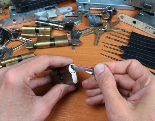 Locksmiths in West Hills Locksmiths in West Hills