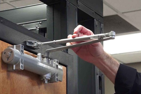 door-closer2 door-closer2
